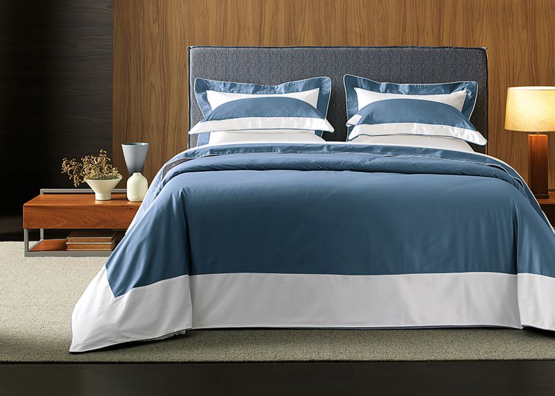 duvet-casal-trussardi-2-fronhas-300-fios-cetim-100-algodao-egipcio-savona-brancoazul-3779557