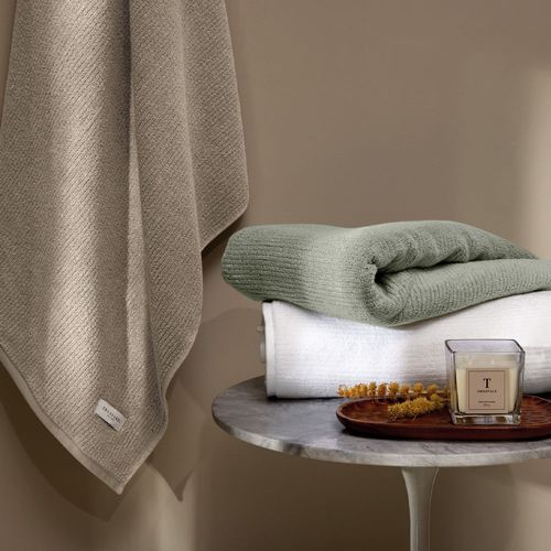 Kit Home Spa: 2 Toalhas Belluno e Sabonete Calabria