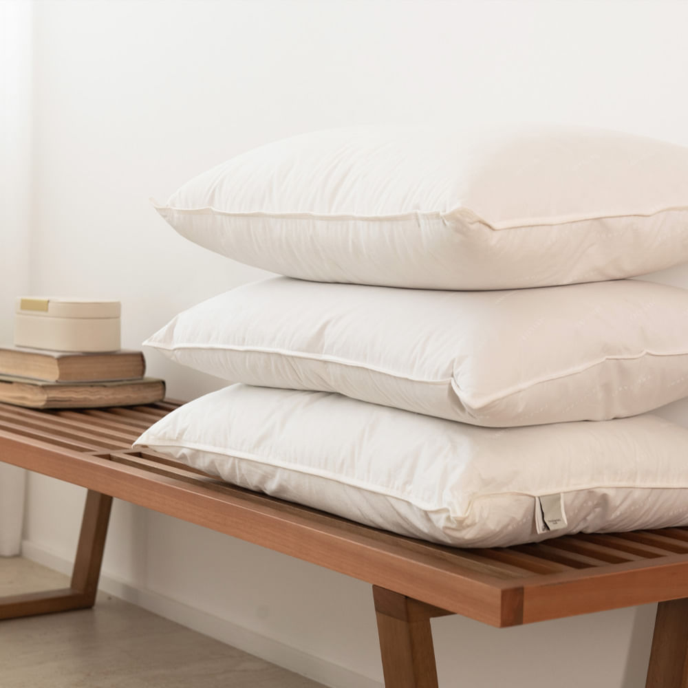 Travesseiro Trussardi 233 fios 100% Pluma de Ganso 50 x 70cm